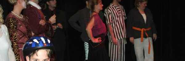 /friends/party/080209/photos/photo013.jpg