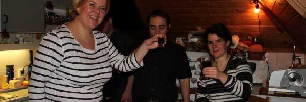 /friends/party/101223/photos/photo_upload_by_nicola_at_20101224203943_10.jpg